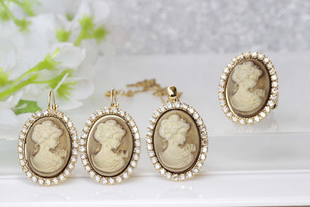 GOLD CAMEO BRACELET, Bronze Cameo Bracelet, oval cameo Bangles, Romantic Jewelry Set, Antique Cameo Jewelry, Rustic Vintage Wedding Bracelet