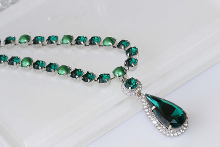 EMERALD Rebeka Necklace, Emerald Drop Pendant Necklace, deep green emerald Statement Necklace, Mother of The Bride Jewelry, Pearl Green