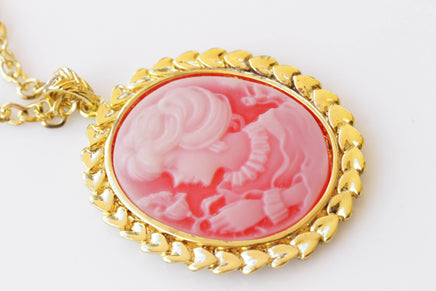 CAMEO NECKLACE, Red Gold Cameo Pendant Necklace, Vintage Cameo Necklace, Lady Cameo Large Necklace, Long Cameo Necklace, Victorian Style