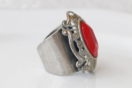 RED STONE RING, Crystal Coral Gold Ring, Filigree Big Ring, Estate jewelry gift for Woman, Statement Chunky Ring, Cocktail Adjustable Ring