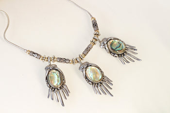 Comment nettoyer ses bijoux ternis à la maison : méthodes rapides et faciles
