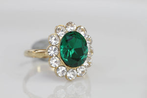 Emerald Engagement Rings: A Timeless Choice for Modern Couples