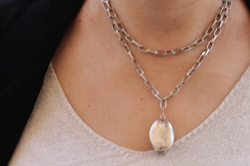 The Timeless Meaning of Lockets: A Symbol of Love and Memory at Rebeka Jewelry