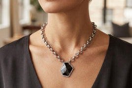 COLLIER NOIR À GROSSES MASSES