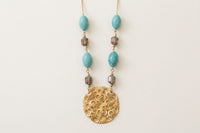 Collier ras du cou avec gros pendentif