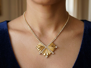 V Necklace