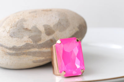 PINK FUCHSIA RING, Statement Pink Stone Ring, Hot Pink Ring, Large Unique Ring, Big Stone Cocktail Ring, Neon Ring, Dark Pink Chunky Ring