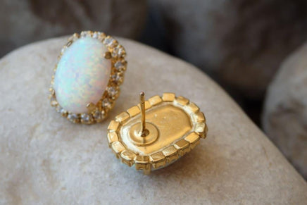 White Opal Gold Necklace & Opal Stud Earrings