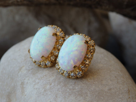 White Opal Gold Necklace & Opal Stud Earrings