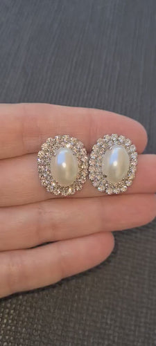 PEARL BRIDAL EARRINGS, Statement Wedding Stud Earrings, Cream Pearl Earrings, Ivory pearl earrings, bridesmaid Set of 5,6,7,8,9 Earring Gift