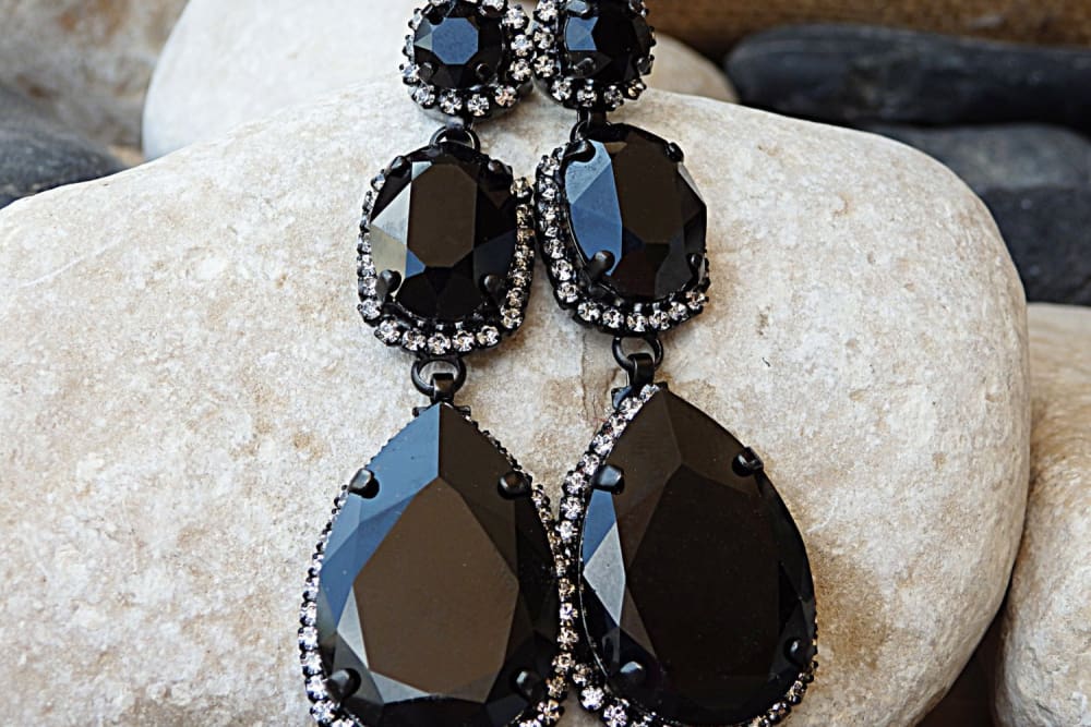 Black chandelier earrings discount