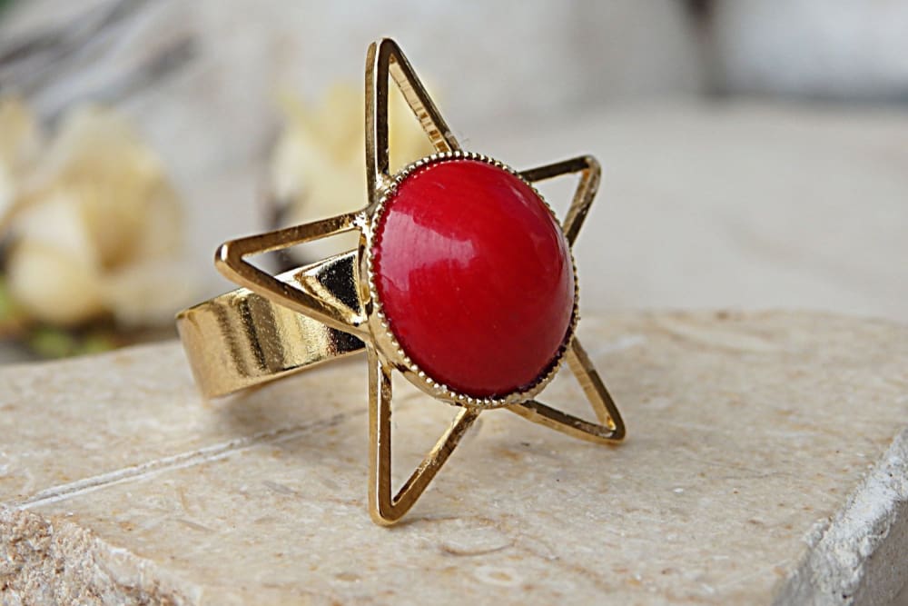 Electra 18ct Yellow Gold Cut Out Red Coral Ring