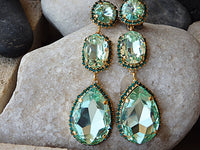 Peridot Crystal earrings. Green bridal earrings. Rhinestone green emerald chandelier earrings. Long teardrop earrings. Evening earrings