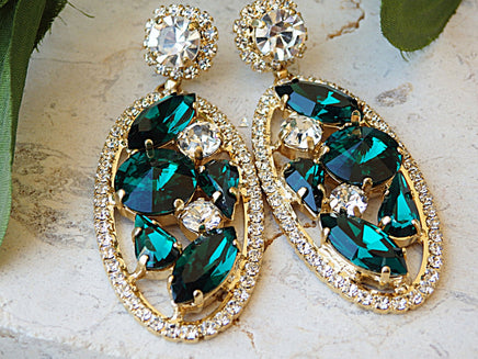 Emerald crystal earrings. crystal earrings.Dark green earrings.Emerald weddings jewelry. prom earrings.Glamour earrings. For brides