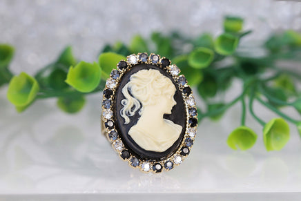 BLACK CAMEO RING, Vintage Cocktail Ring, Black White Ring, Statement Rebeka Ring, Antique Style Ring, Lady Cameo Ring, Eco Friendly Gift