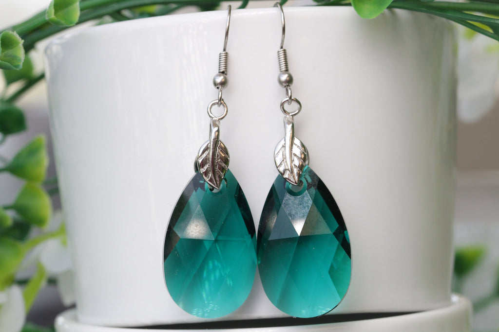 Emerald Earrings Posts Green Angelina Jolie Kyle Richards LARGE Emerald Green  Teardrop Drop Estate Style Earrings - Etsy