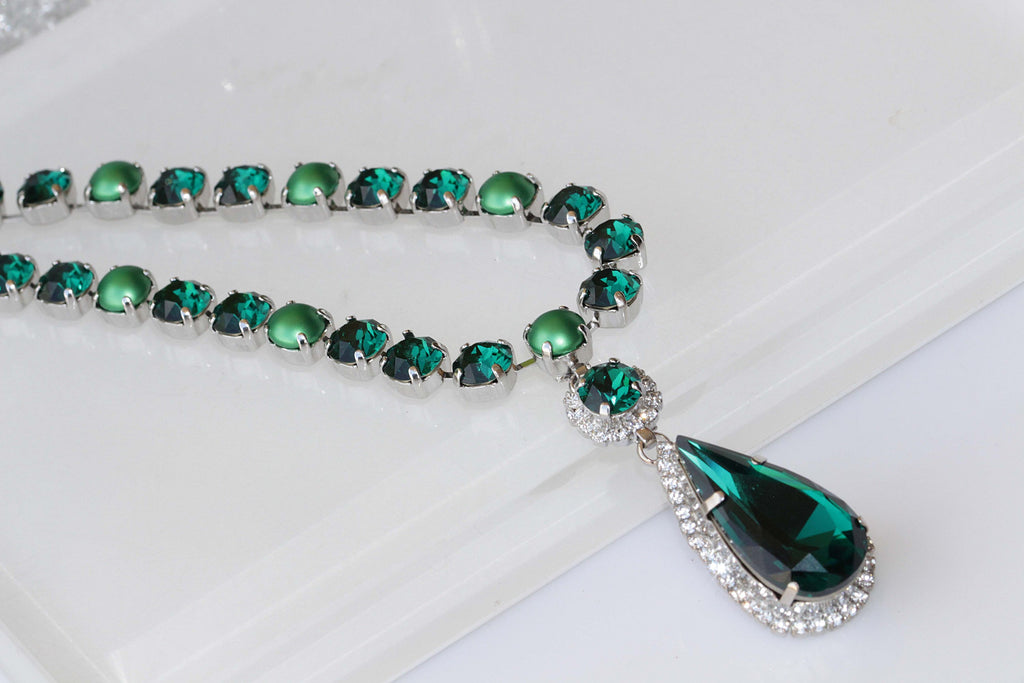 Statement Necklace Sculpted Beads Emerald Green, Jewelry Neck Candy OO –  KatKoutureJewelry