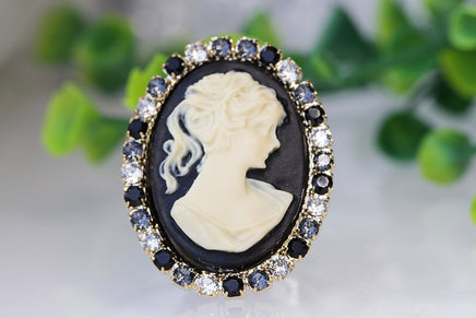 BLACK CAMEO RING, Vintage Cocktail Ring, Black White Ring, Statement Rebeka Ring, Antique Style Ring, Lady Cameo Ring, Eco Friendly Gift