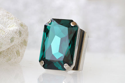 EMERALD RING, STATEMENT Green Stone Ring, Crystal Ring, Rebeka Ring, Large Cocktail Ring, Solitaire Big Ring,Emerald Cut Ring,Chunky Ring