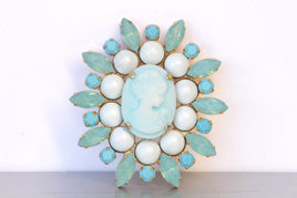 CAMEO BROOCH