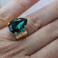 EMERALD Rebeka RING, Emerald Teardrop Ring, Dark Green Gold Plated Feather Ring, Pear Shaped Ring, Woman&#39;s Ring, Birthstone Mother&#39;s Ring