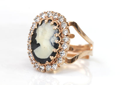 BLACK CAMEO RING, Vintage Look Ring, Black White Ring, Adjustable Rebeka Ring, Unique Woman Ring, Lady Cameo Ring, Gold Victorian Ring