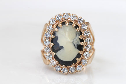 BLACK CAMEO RING, Vintage Look Ring, Black White Ring, Adjustable Rebeka Ring, Unique Woman Ring, Lady Cameo Ring, Gold Victorian Ring