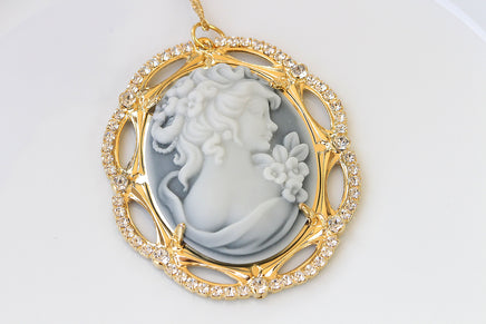 Cameo Necklace, Gray Cameo Pendant, Toggle Cameo Necklace, lucite cameo Necklace, Antique Style, Rebeka Cameo Necklace, Vintage Statement