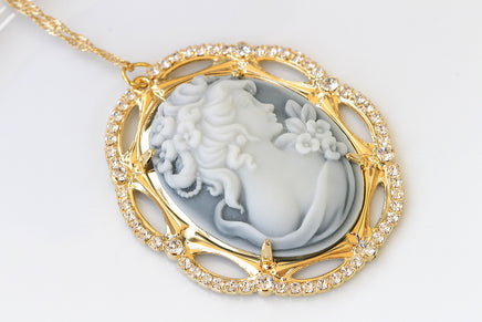 Cameo Necklace, Gray Cameo Pendant, Toggle Cameo Necklace, lucite cameo Necklace, Antique Style, Rebeka Cameo Necklace, Vintage Statement