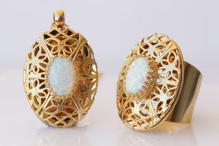 Opal Locket Necklace, Opal Gold Statement Necklace,Keepsake, Oval Locket,Gift For Her, Fire Opal Necklace, Photo Locket Filigree Necklace,