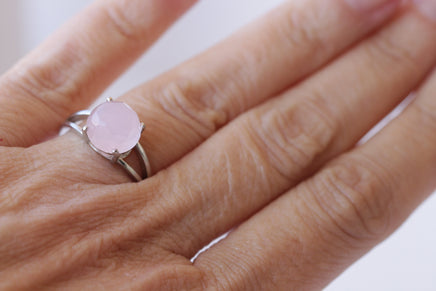 Rose Quartz Ring, Natural Light Pink Circle Stone Ring. Engagement Gemstone Ring. Sterling Silver 925 Ring.Simple Wedding Ring Earrings Gift