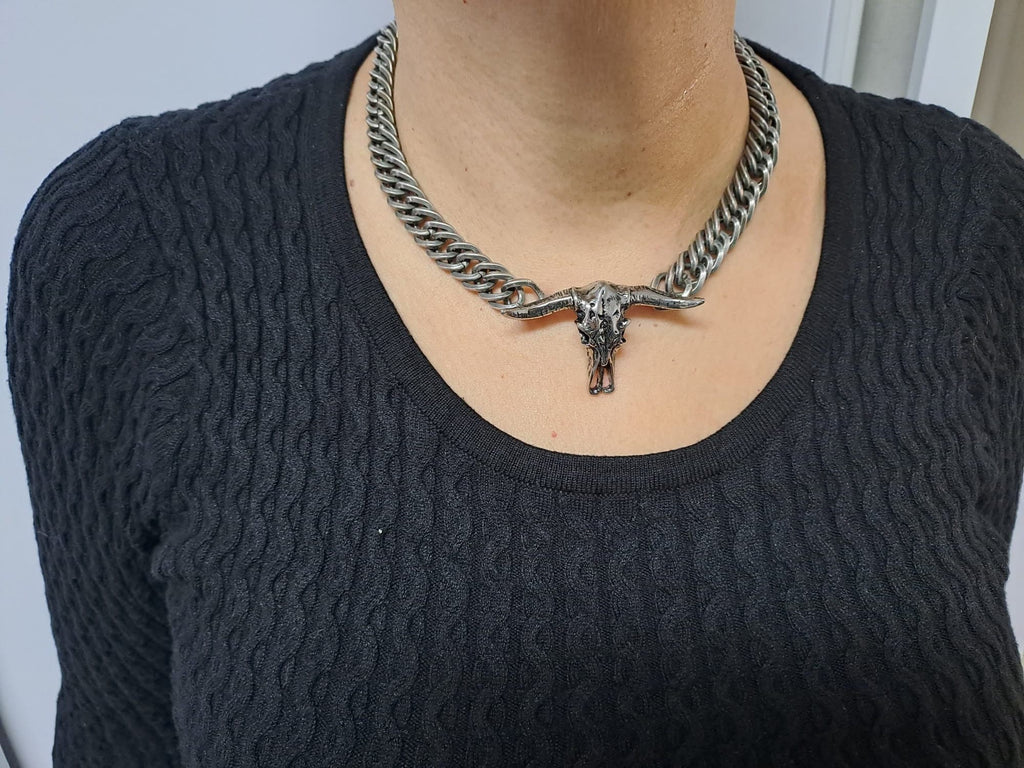 BULLHEAD NECKLACE, Chunky Bull Skull Necklace,Dark Silver Statement necklace,Large Buffalo Pendant Necklace With Chunky Chain,Unisex Jewelry