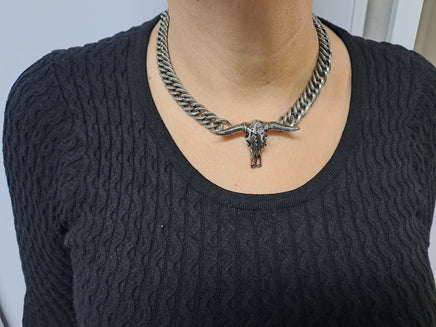 BULLHEAD NECKLACE, Chunky Bull Skull Necklace,Dark Silver Statement necklace,Large Buffalo Pendant Necklace With Chunky Chain,Unisex Jewelry