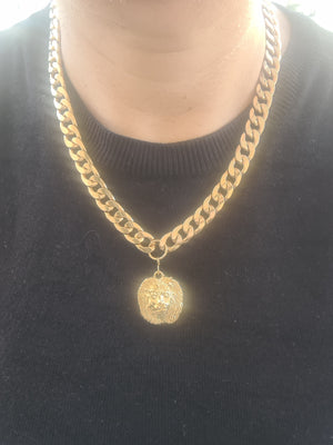 GOLD COIN NECKLACE, Unisex Chunky Necklace,Unique Gold Chunky Necklace, Lion Coin Necklace, Woman Big Pendant,Statement Gold Link Choker