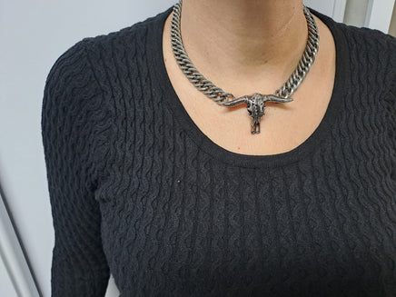 BULLHEAD NECKLACE, Chunky Bull Skull Necklace,Dark Silver Statement necklace,Large Buffalo Pendant Necklace With Chunky Chain,Unisex Jewelry