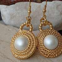 Ivory Pearl Earrings. Wedding Pearl Jewelry. Bridesmaid Jewelry Dangle Women Earrings. Bridesmaid Gifts. Pearl Gold Earrings