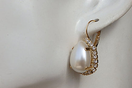 Pearl Drop Earrings Gold. Pearl Teardrop Earrings. Bridal Earrings. Bridal Pearl Earrings. Wedding Jewelry.white Rebeka Bridesmaid Gifts