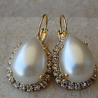 Pearl Drop Earrings Gold. Pearl Teardrop Earrings. Bridal Earrings. Bridal Pearl Earrings. Wedding Jewelry.white Rebeka Bridesmaid Gifts