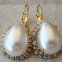 Pearl Drop Earrings Gold. Pearl Teardrop Earrings. Bridal Earrings. Bridal Pearl Earrings. Wedding Jewelry.white Rebeka Bridesmaid Gifts