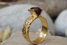 Purple Stone Ring. Solitaire Gold Ring. Cz Ring. Unique Wedding Ring. Hammered Ring. Chunky One Stone Ring. Gift For Her. Engagement Ring