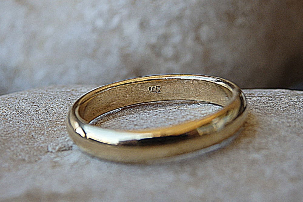 8mm Wide Tapered Plain Band Ring for Women, 14K Gold