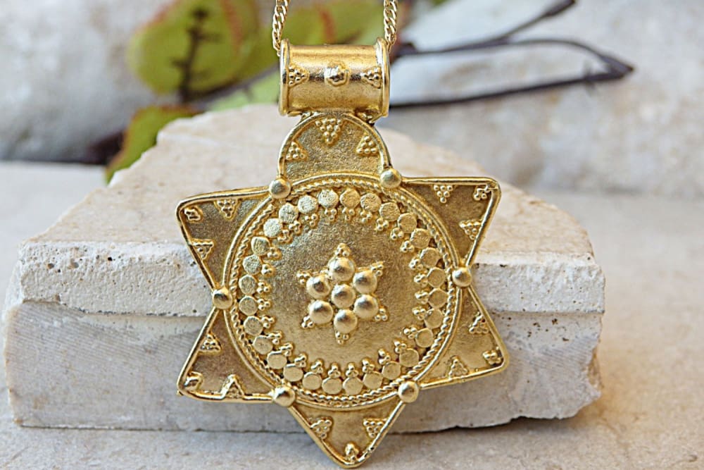 Amazon.com: Tooliks - Gold Star of David Necklace - Jewish Magen David  Israel Jewelry length 16