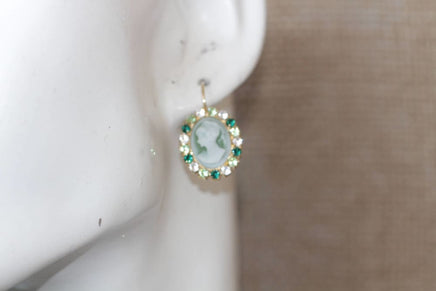 Victorian Green Toggle Cameo Necklace. Women Romantic Cameo Necklace Green Necklace.antique Style Cameo Pendant.vintage Style Necklace.