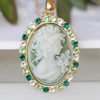 Victorian Green Toggle Cameo Necklace. Women Romantic Cameo Necklace Green Necklace.antique Style Cameo Pendant.vintage Style Necklace.