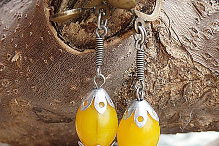 Vintage Clip On Earrings