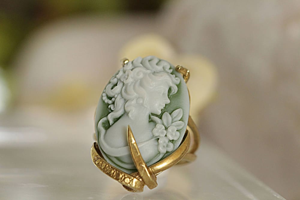 Vintage Style Cameo Ring