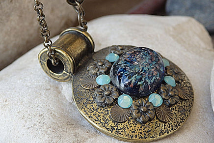 Vintage Style Crystal Rebeka Necklace