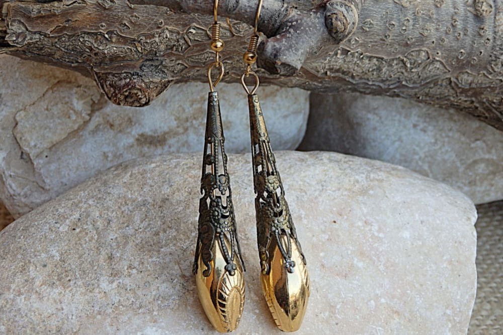Victorian-Style Garnet and Diamond Dangle Earrings